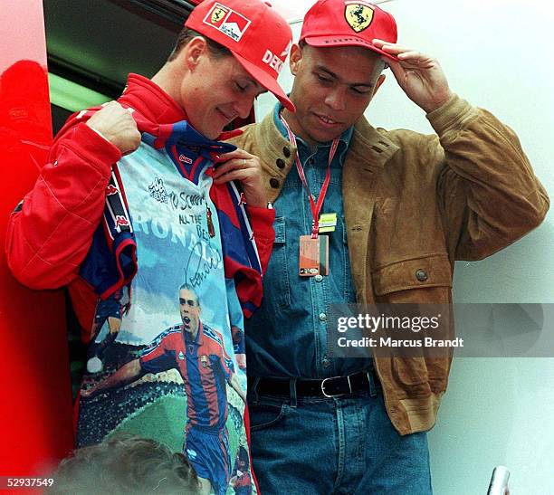 Von SPANIEN 1997 Barcelona; Michael SCHUMACHER & RONALDO/Fussballspieler