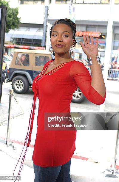 American singer and actress Nona Gaye arrives at the benefit premiere of the movie "The Polar Express", directed by Robert Zemeckis.