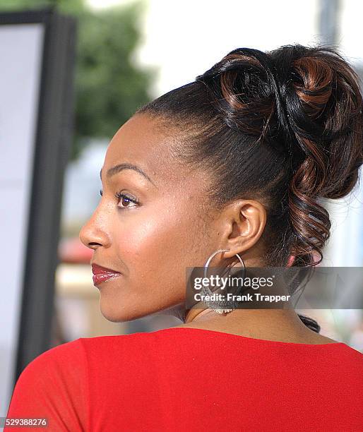 American singer and actress Nona Gaye arrives at the benefit premiere of the movie "The Polar Express", directed by Robert Zemeckis.