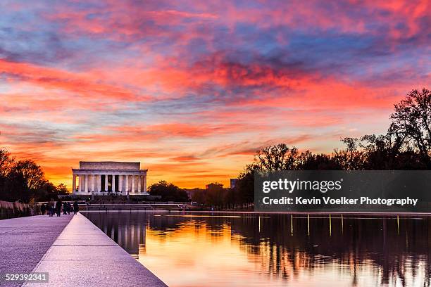 sunset at the lincoln memorial - reflecting pool stock pictures, royalty-free photos & images