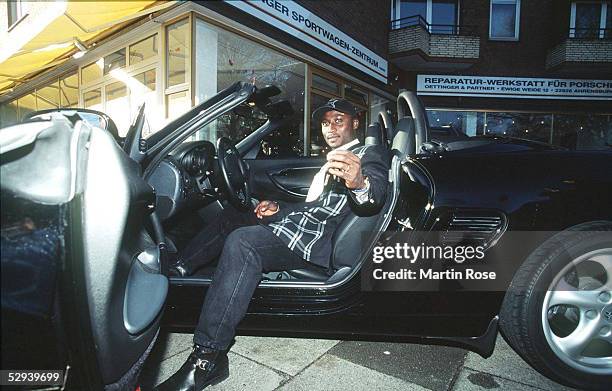 Anthony YEBOAH mit seinem neuen Porsche Boxter