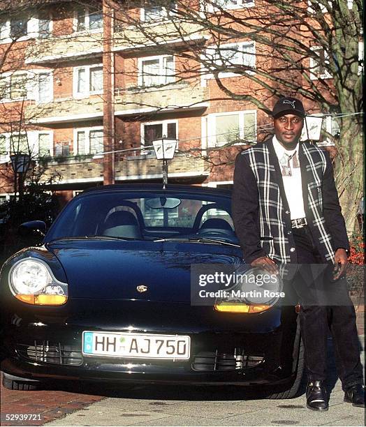 Anthony YEBOAH mit seinem neuen Porsche Boxter