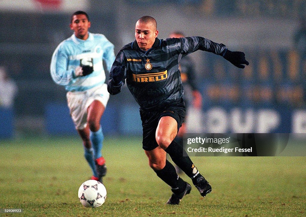 FUSSBALL: UEFA POKAL INTER MAILAND 25.11.97