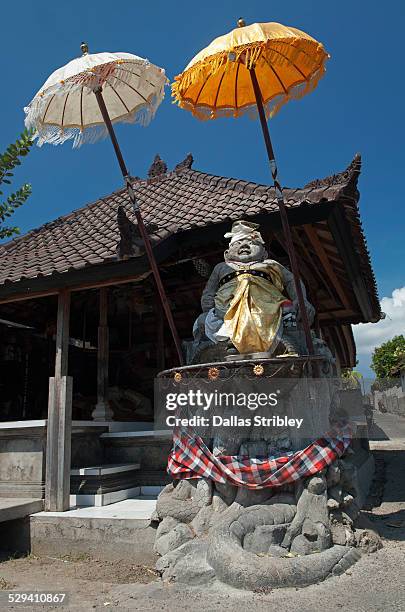 hindu temple in nusa lembongan, bali - balinese culture stock pictures, royalty-free photos & images