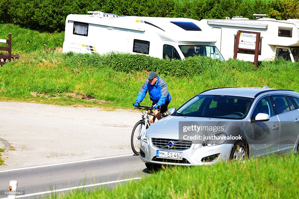 Overtaking  cycling man