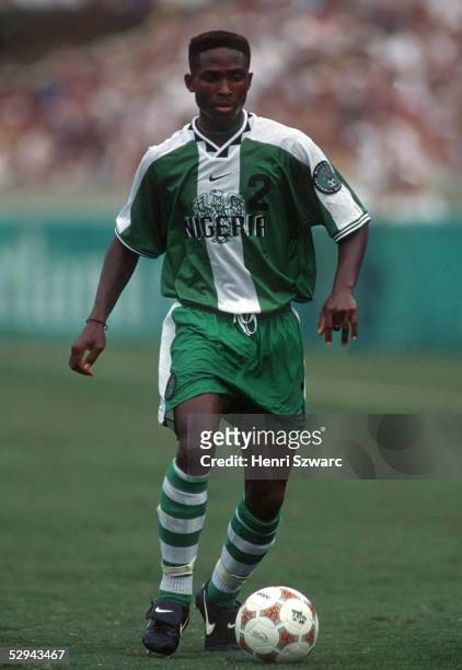 Nationalmannschaft 1996 NIGERIA/NGA 03.08.96, Celestine BABAYARO - Einzelaktion -