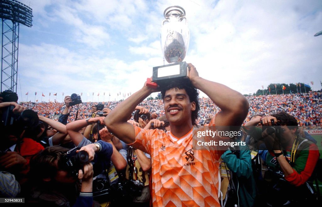 Frank RIJKAARD/HOL mit EM-Pokal 1988;