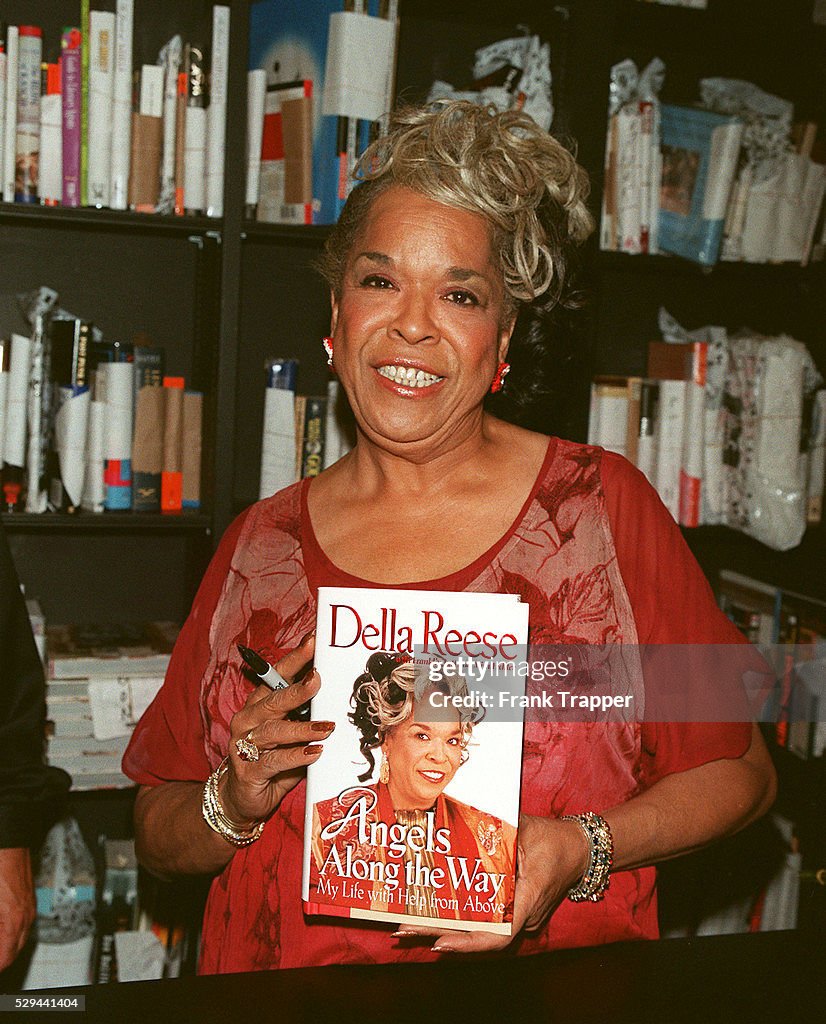 DELLA REESE PUBLISHES 'ANGELS ALONG THE WAY'