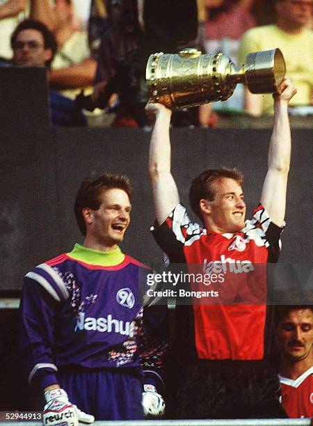 Berlin; Michael SCHJOENBERG - CHRISTENSEN mit Pokal