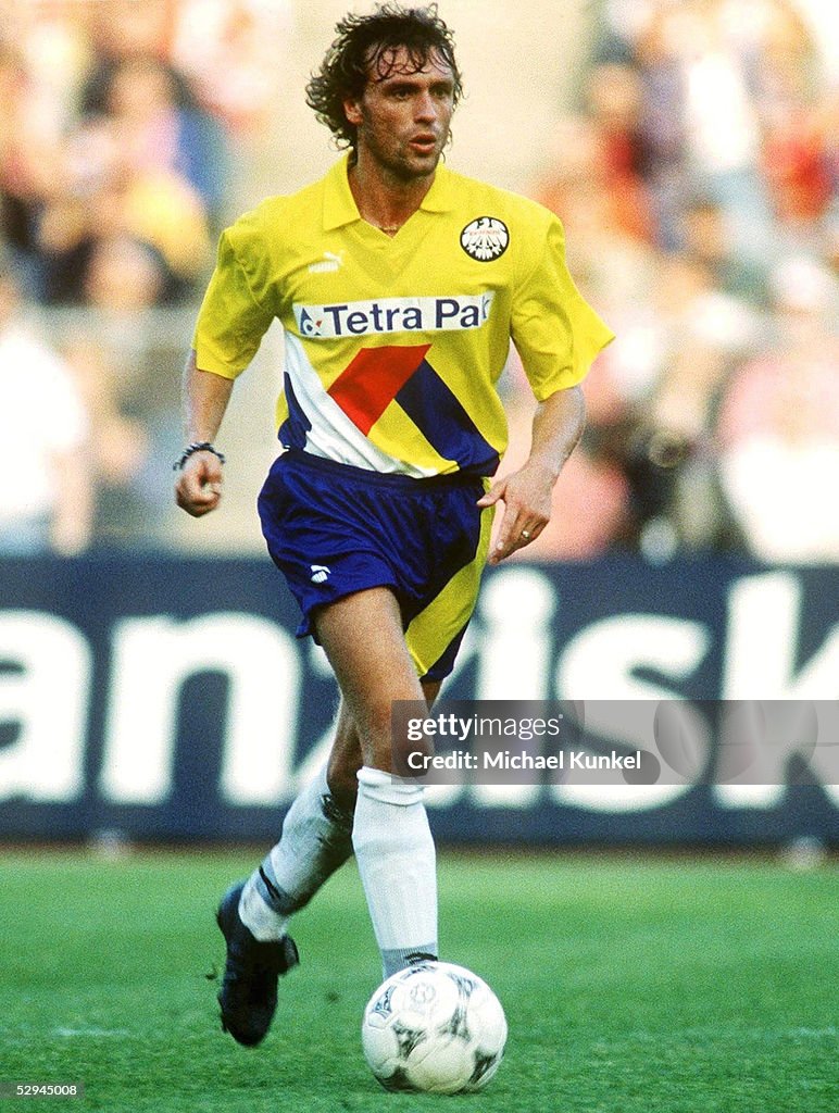 DOLL/ FC BAYERN MUENCHEN - EINTRACHT FRANKFURT 3:3