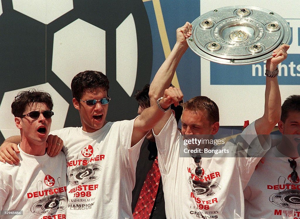 FUSSBALL: 1. BUNDESLIGA 97/98 Kaiserslautern