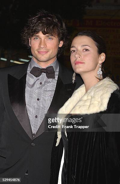 Actor Tom Welling and date arrive at the premiere of "Ocean's 12," held at Grauman's Chinese Theatre.