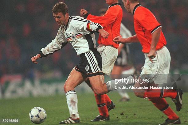 In Gelsenkirchen; DEUTSCHLAND 1 ; Oliver BIERHOFF/GER - SPIELSZENE -