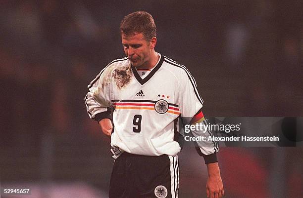 In Gelsenkirchen; DEUTSCHLAND 1 ; Oliver BIERHOFF/GER - EINZELAKTION -