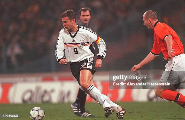 In Gelsenkirchen; Oliver BIERHOFF/GER, Jaap STAM/HOL - SPIELSZENE -