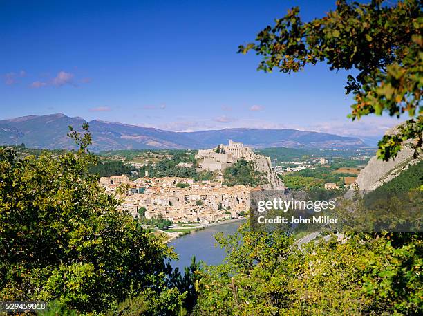 sisteron, provence, france, europe - シストロン ストックフォトと画像