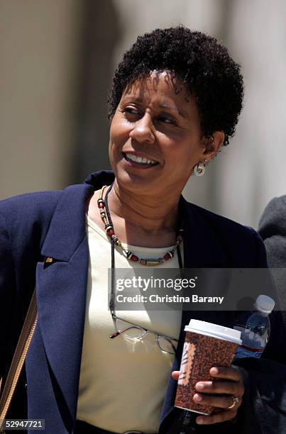 Defense witness Vernee Watson-Johnson leaves the Santa Barbara County Courthouse May 18, 2005 after a day of proceedings in Michael Jackson's child...