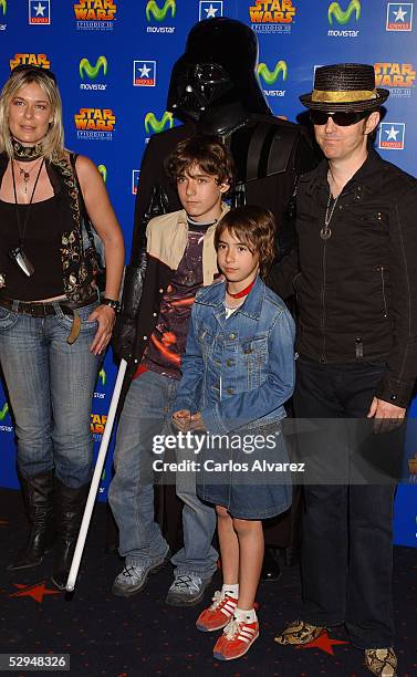 Ruth Y Ramoncin 54 Star Wars Episode Iii Revenge Of The Sith Spanish Premiere Stock ...