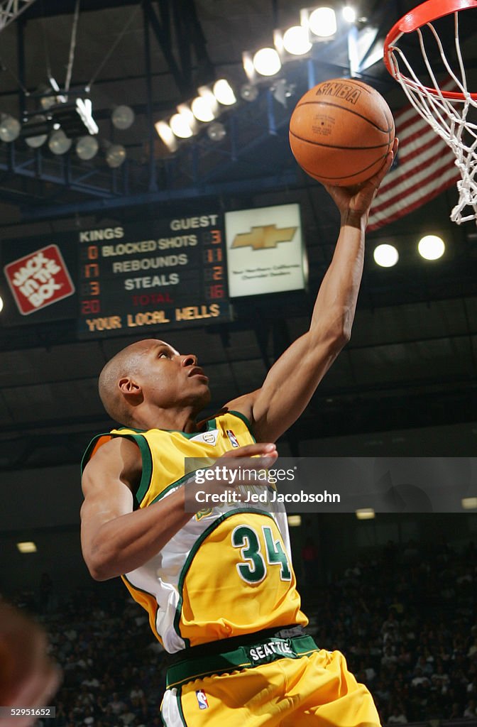 Seattle SuperSonics v Sacramento Kings