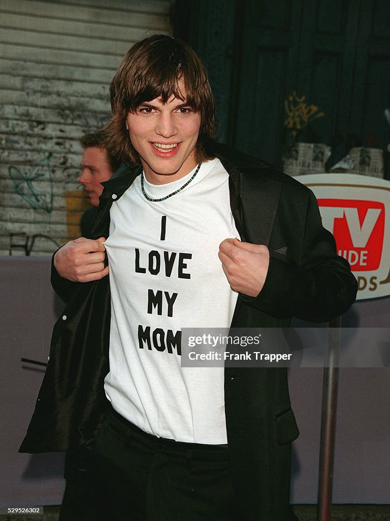 Ashton Kutcher Loves his Mom