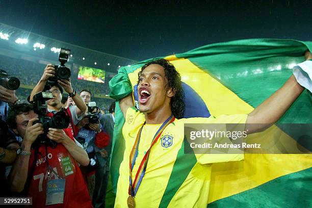 In JAPAN und KOREA , Yokohama , 30.06.02 Match 64 / FINALE / DEUTSCHLAND 2 BRASILIEN WELTMEISTER 2002 JUBEL RONALDINHO / BRA...