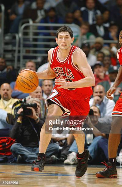 Kirk Hinrich of the Chicago Bulls dribbles the ball against the Washington Wizards in game four of the Eastern Conference Quaterfinals during the...
