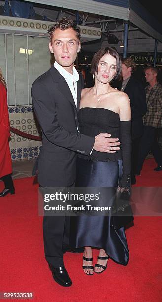 Arrival of Jude Law with his wife, the actress Sadie Frost.