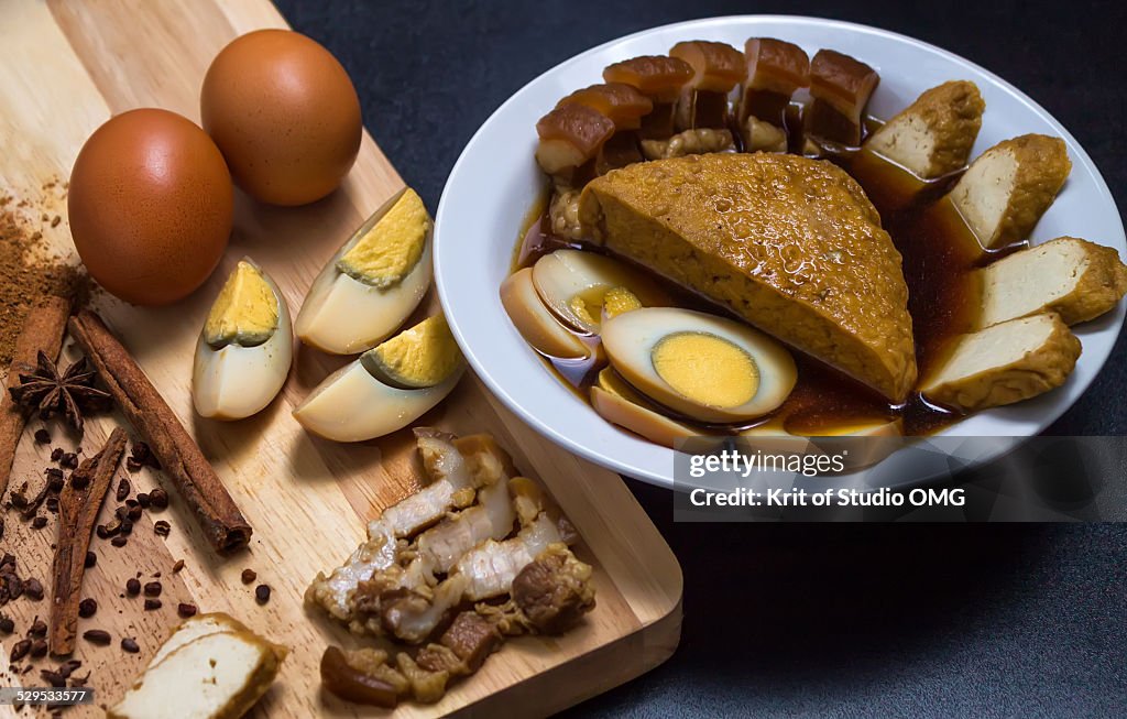 Pork belly, egg, tofu in stewed gravy