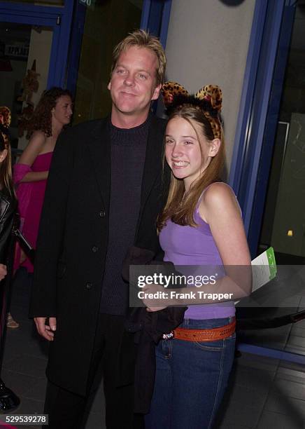 Kiefer Sutherland and daughter Sarah arrive at the premiere of "Josie and the Pussycats."