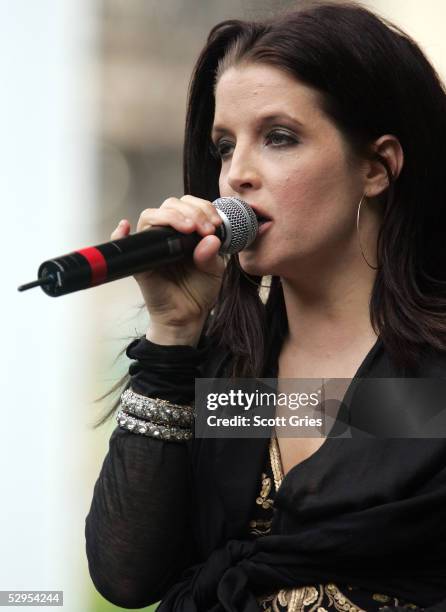 Lisa Marie Presley performs in City Hall Park across from J & R Music World May 19, 2005 in New York City.