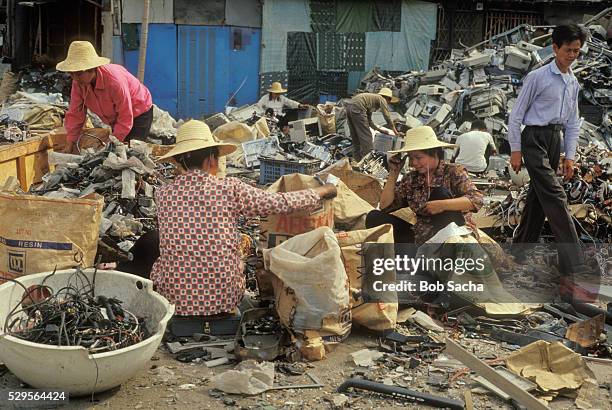 Computer Junkyard Photos and Premium High Res Pictures - Getty Images