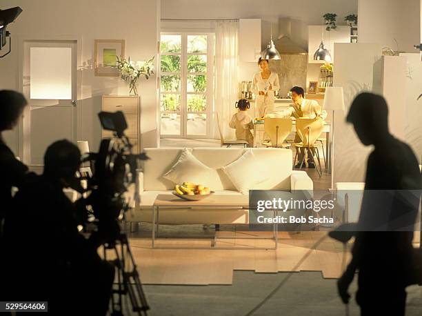 filming on set of television commercial - home shopping stockfoto's en -beelden