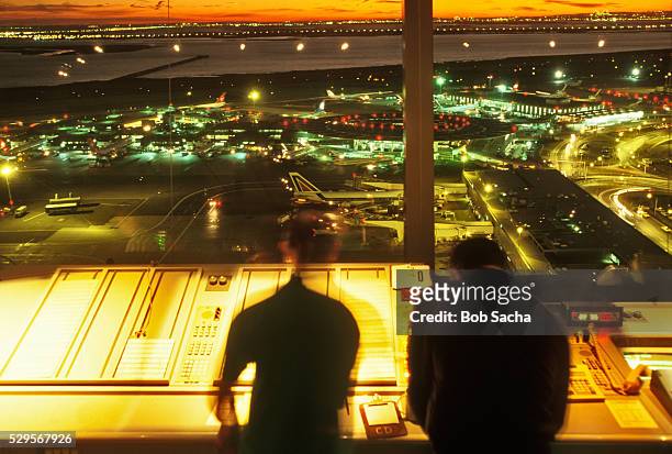 air traffic controllers in tower - kennedy airport stock pictures, royalty-free photos & images