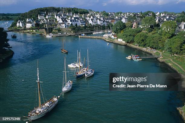 port of le bono, golfe du morbihan (gulf of morbihan), brittany, france, europe - golfe du morbihan fotografías e imágenes de stock