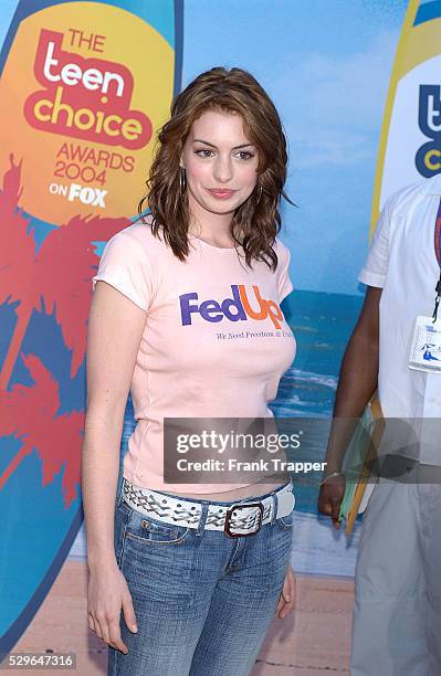 Actress Anne Hathaway arrives at The Teen Choice Awards 2004.