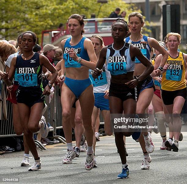 Derartu Tulu of Ethiopia, Jelena Prokopcuka of Latvia and Hilda Kibet start the Bupa Great Manchester Run on May 22, 2005 in Manchester, England.