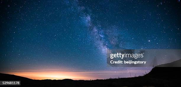 milky way night sky - milky way stock pictures, royalty-free photos & images