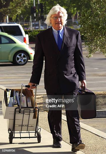 Thomas A. Mesereau, Jr., lead attorney for Michael Jackson, arrives at the Santa Maria Courthouse for Jackson's child molestation trial 23 May, 2005...