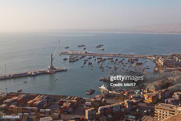 arica harbour - hafenkontrollturm stock-fotos und bilder