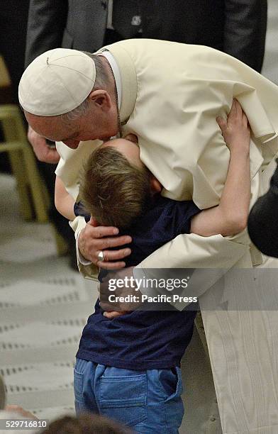 In the Paul VI Hall, Pope Francis met with the organization Doctors with Africa Cuamm, the NGO that since 1950 works with health workers and...