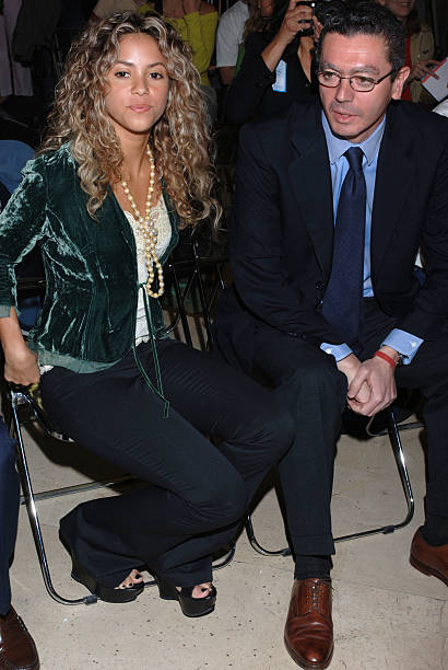 Singer Shakira stands with Madrid's Mayor Alberto Ruiz Gallardon to thank her for her support of Madrid's 2012 Olympic Bid at Madrid City Hall on May...
