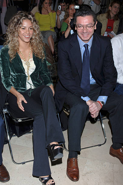 Singer Shakira sits with Madrid's Mayor Alberto Ruiz Gallardon who thanked her for her support of Madrid's 2012 Olympic Bid Candidature, at Madrid...