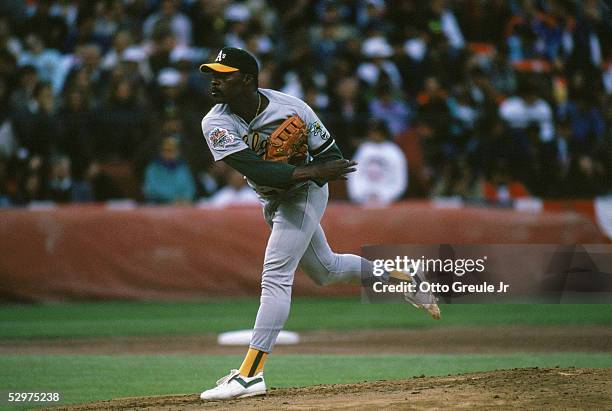 Dave Stewart of the Oakland Athletics pitches during Game three of the 1989 World Series against the San Francisco Giants on October 27, 1989 at...