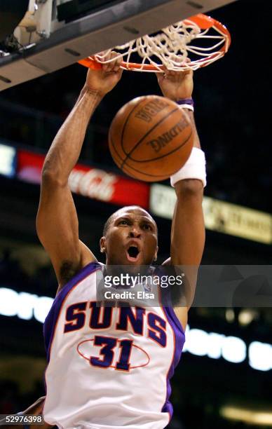 Shawn Marion of the Phoenix Suns gets up for a slam dunk against the San Antonio Spurs in Game two of the Western Conference Finals during the 2005...