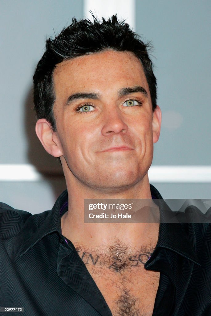 Robbie Williams Waxwork Double Unveiled