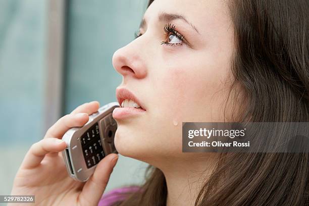 Phone Cry Girl Cry Phone Photos and Premium High Res Pictures - Getty Images