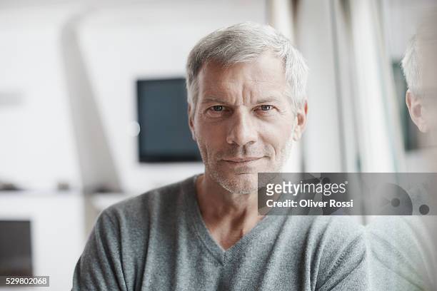 confident mature man, portrait - 50 59 years stock pictures, royalty-free photos & images