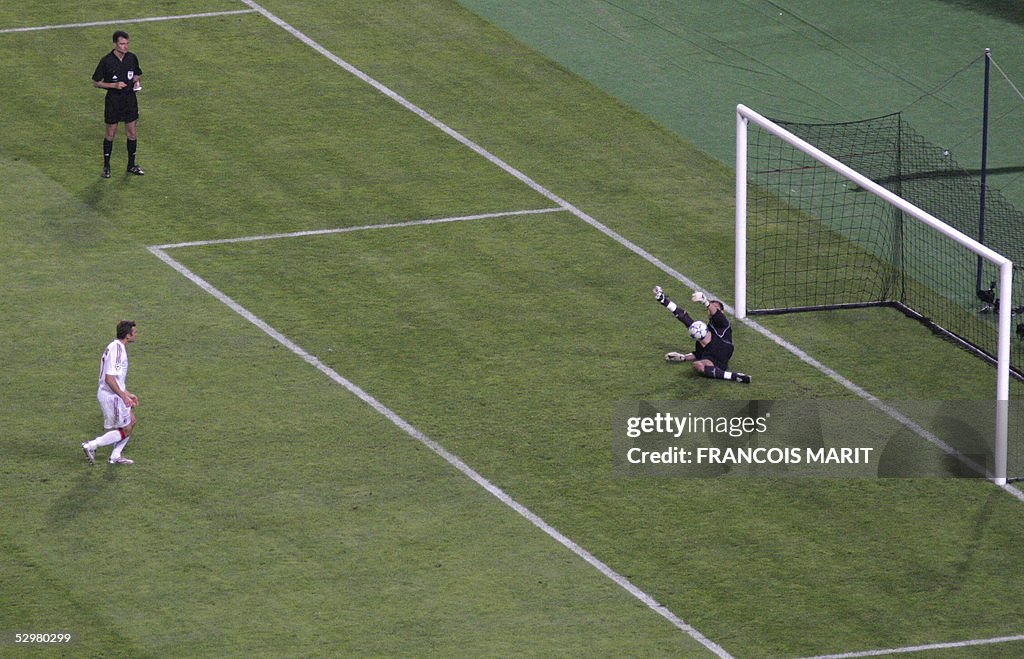 Liverpool's Polish goalkeeper Jerzy Dude