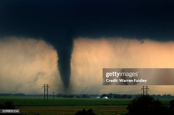 tornado in cheyenne, oklahoma - tornado stockfoto's en -beelden