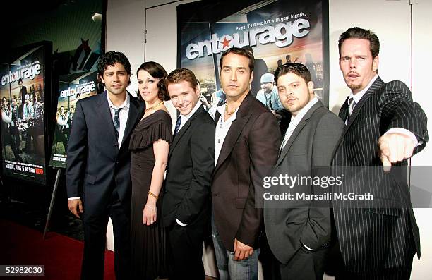 The Cast from Entourage attends the Premiere of HBO's series 'Entourage' at El Capitan Theatre on May 25, 2005 in Hollywood, California.